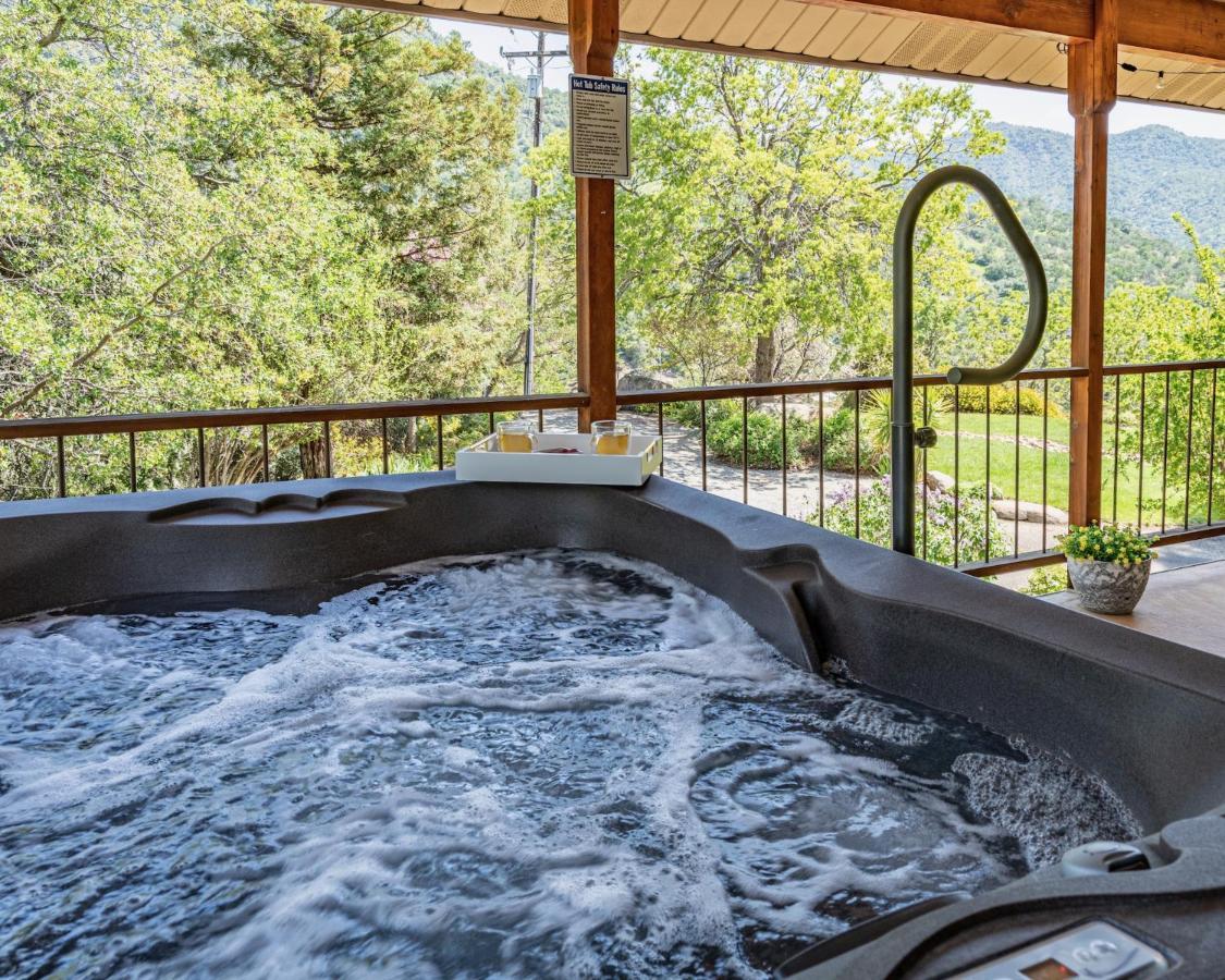 Secluded Mtn Top Family Haven W/Views Spa & Arcade Three Rivers Exteriör bild