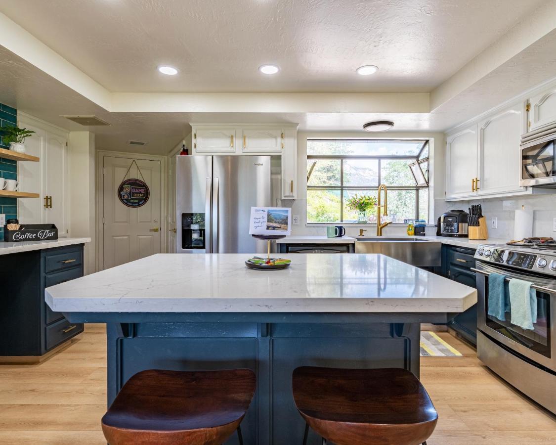 Secluded Mtn Top Family Haven W/Views Spa & Arcade Three Rivers Exteriör bild
